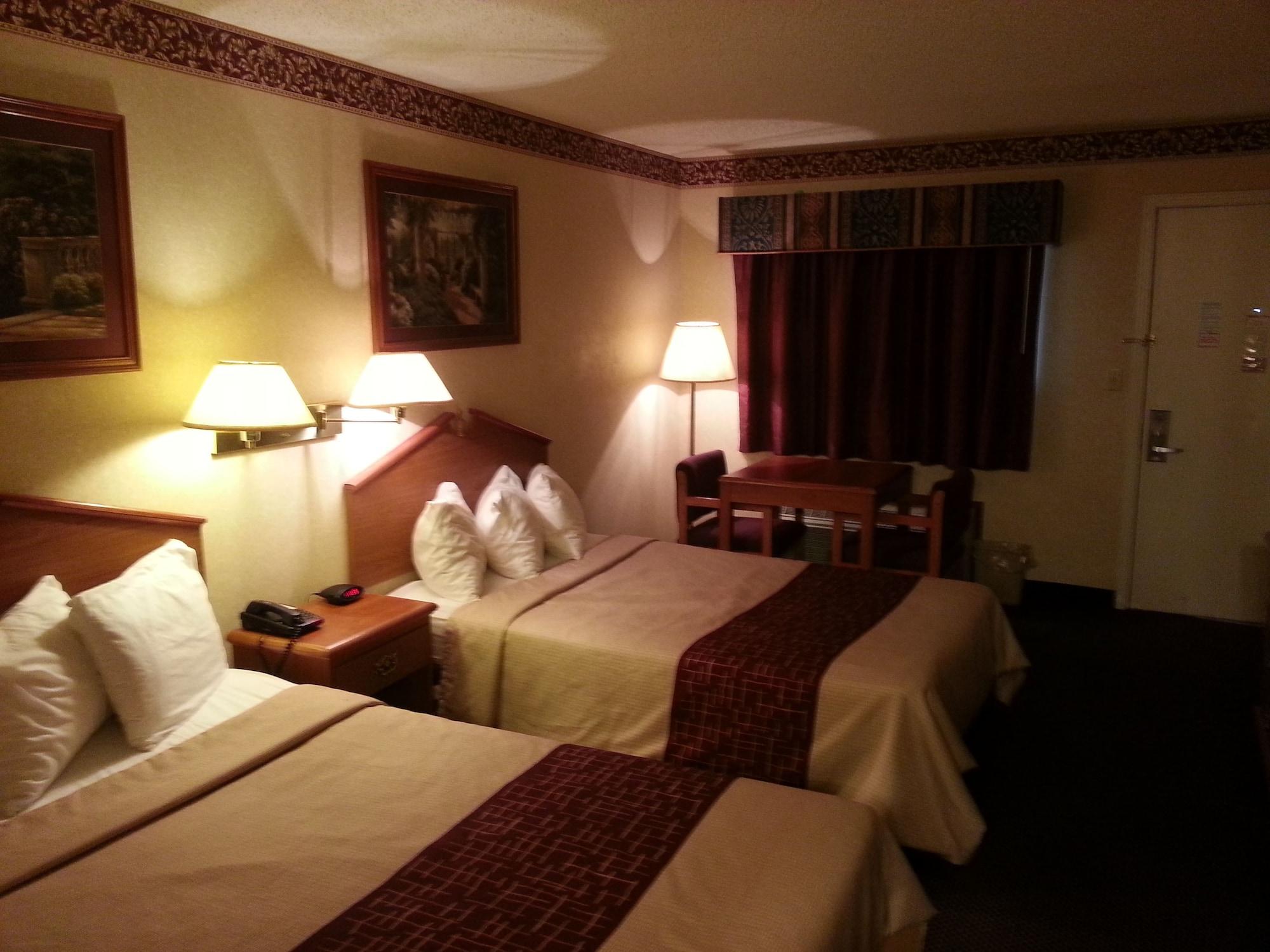 Days Inn & Suites By Wyndham Monroe Dış mekan fotoğraf