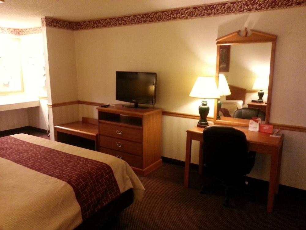 Days Inn & Suites By Wyndham Monroe Dış mekan fotoğraf