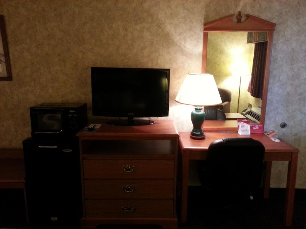 Days Inn & Suites By Wyndham Monroe Dış mekan fotoğraf