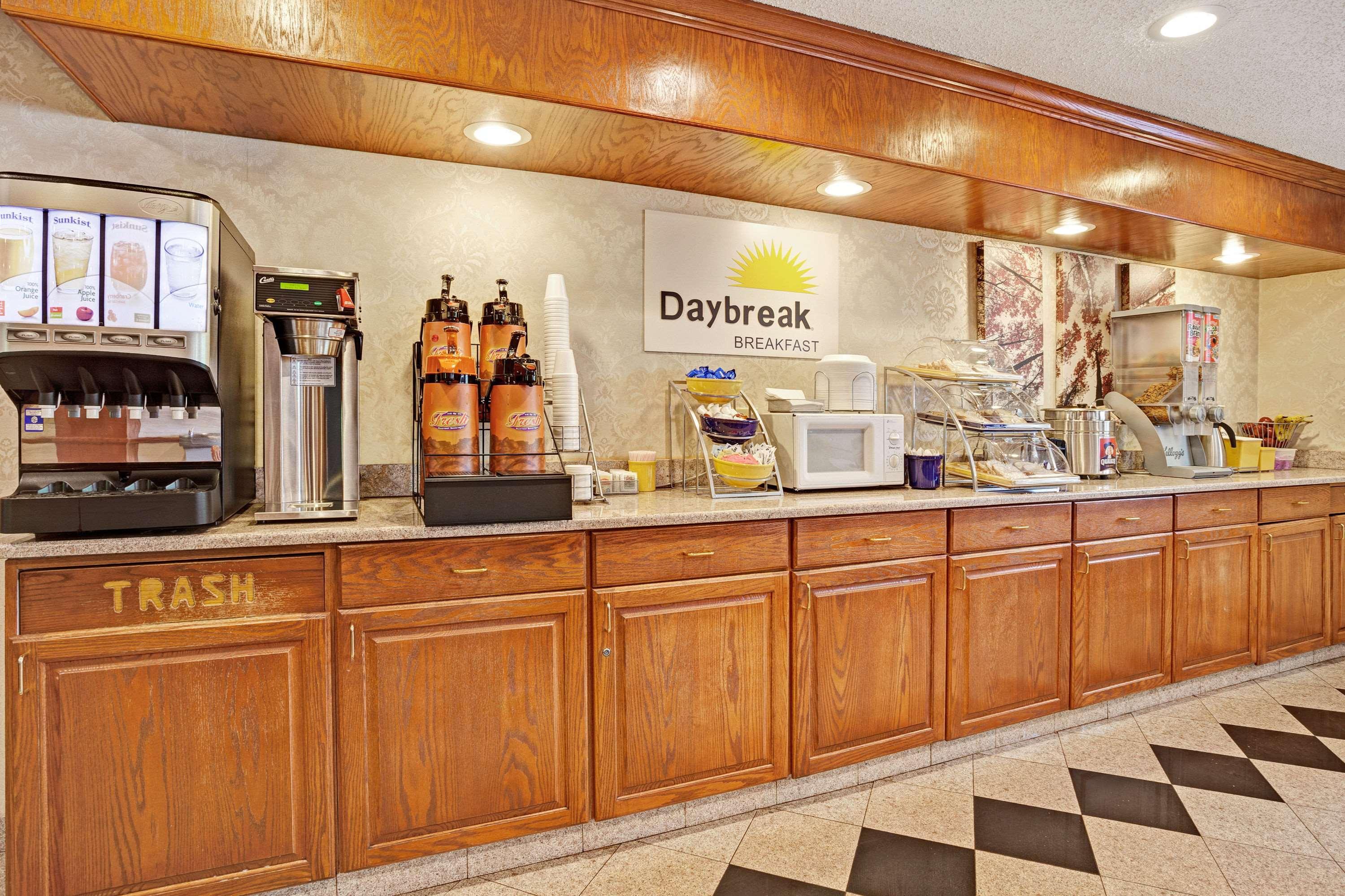 Days Inn & Suites By Wyndham Monroe Dış mekan fotoğraf