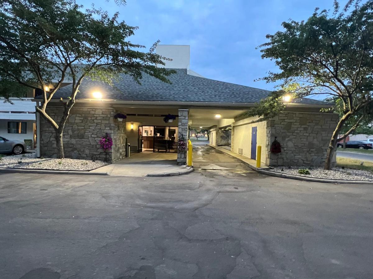 Days Inn & Suites By Wyndham Monroe Dış mekan fotoğraf