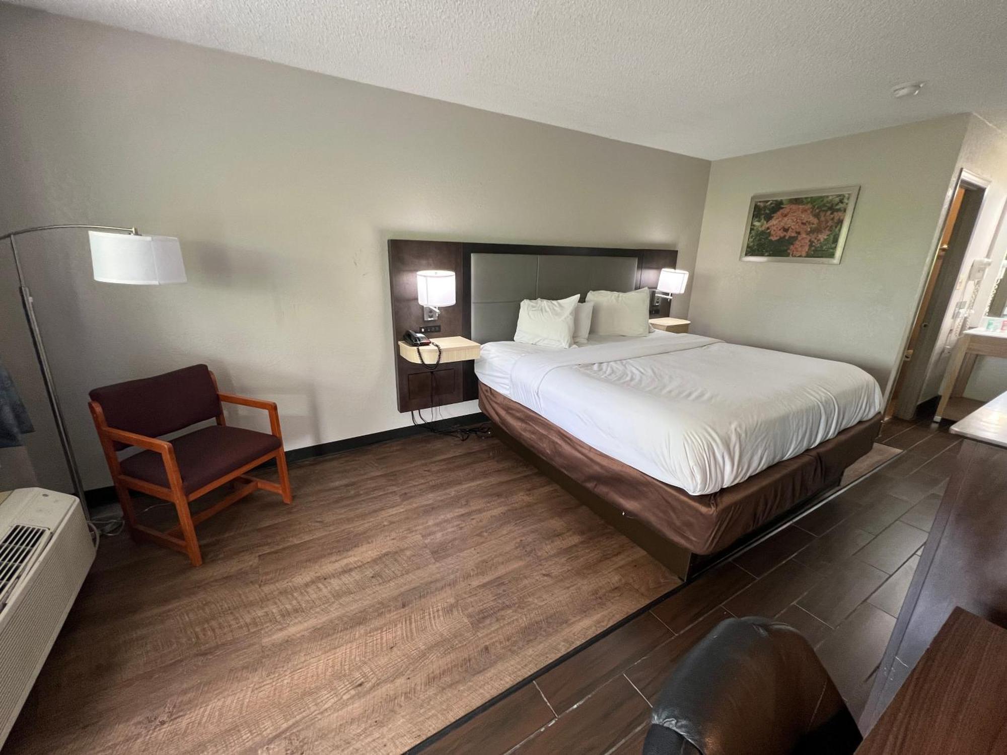Days Inn & Suites By Wyndham Monroe Dış mekan fotoğraf