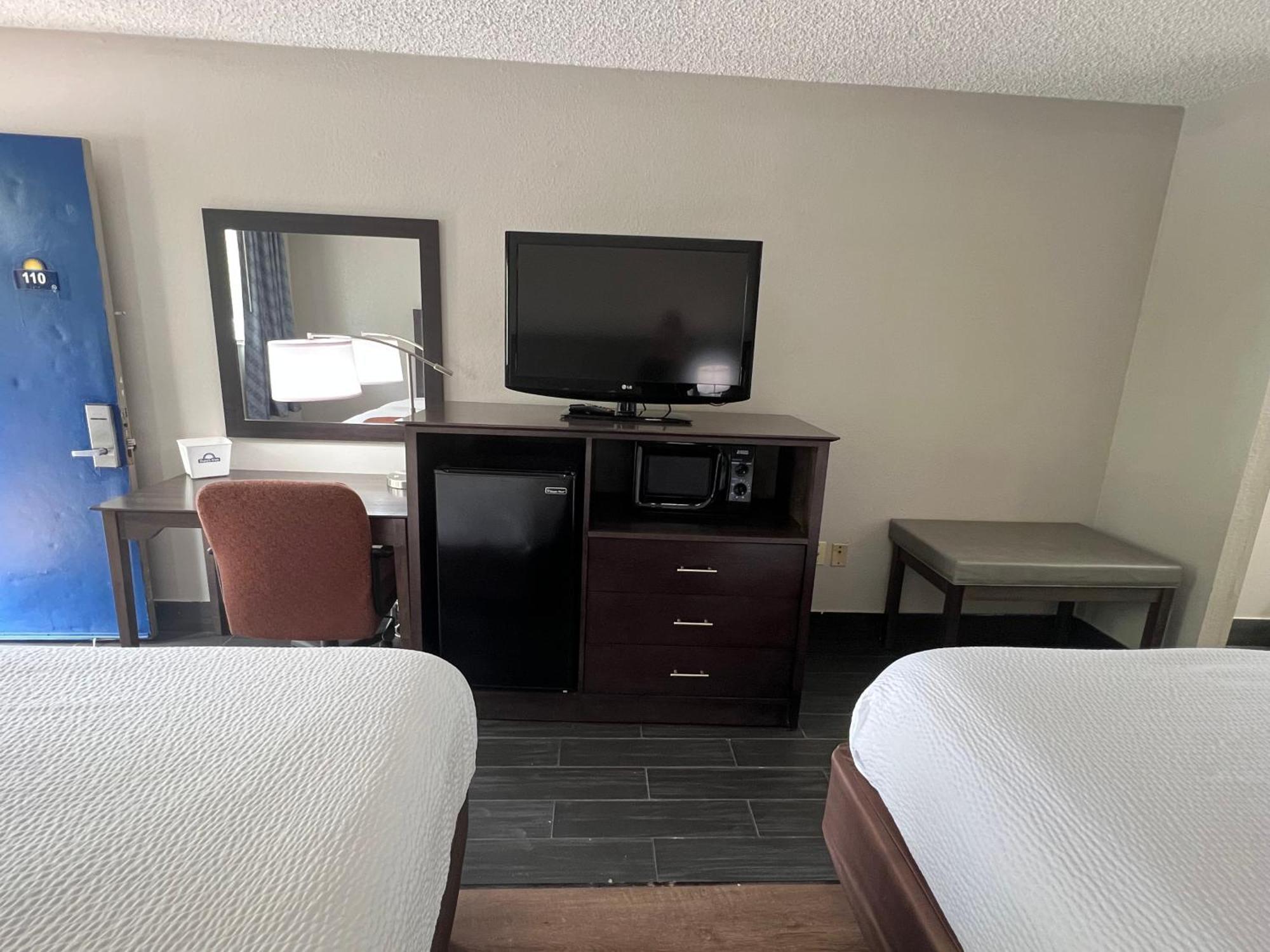 Days Inn & Suites By Wyndham Monroe Dış mekan fotoğraf