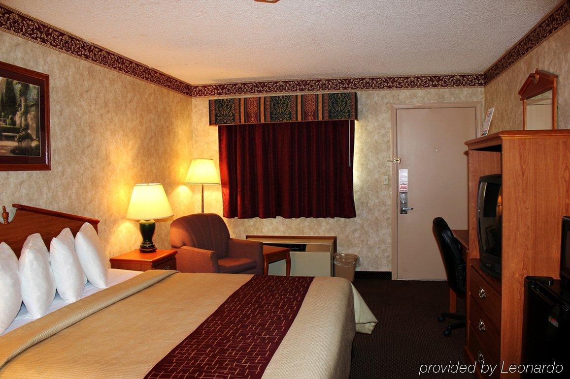 Days Inn & Suites By Wyndham Monroe Oda fotoğraf