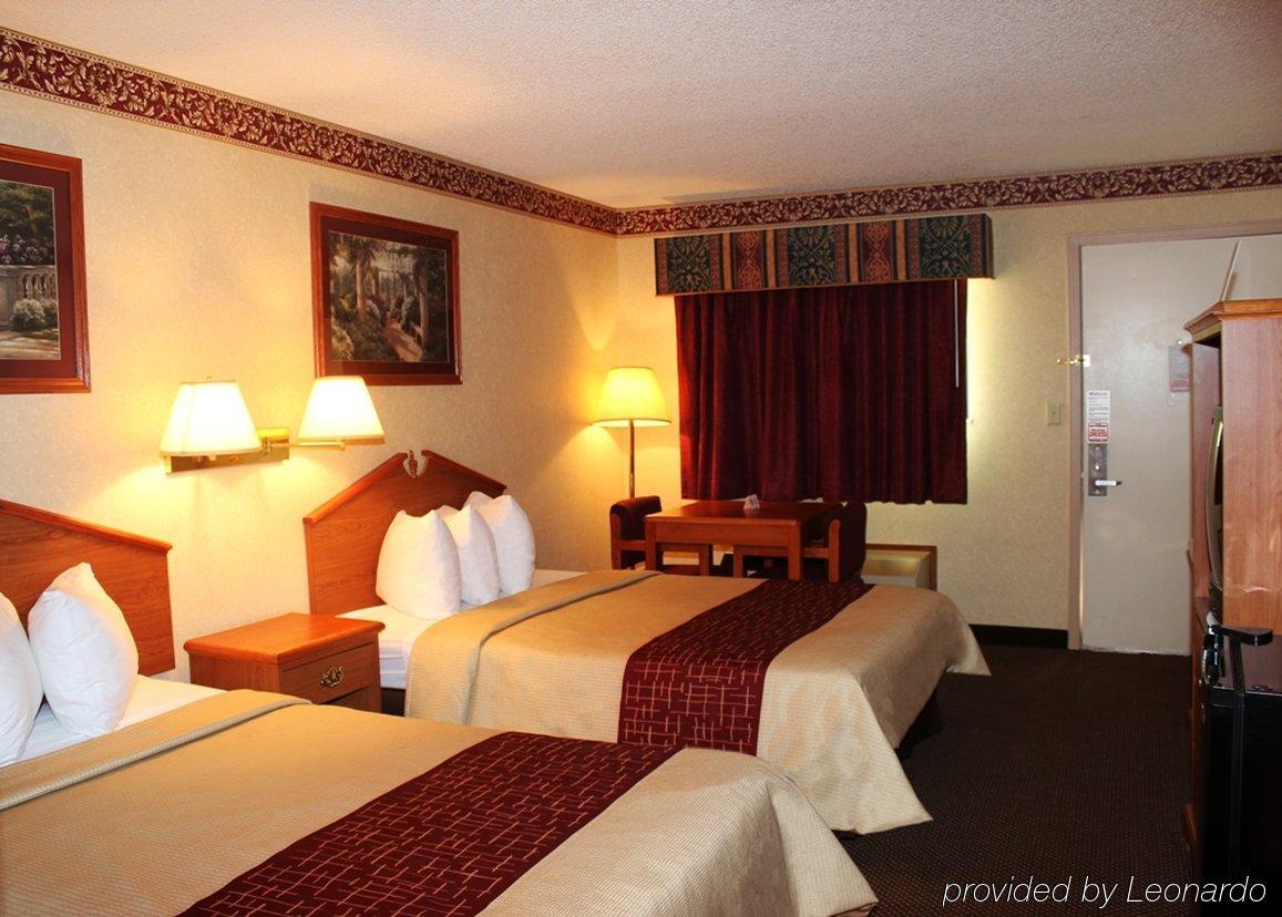 Days Inn & Suites By Wyndham Monroe Oda fotoğraf