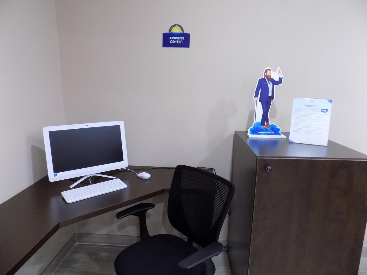 Days Inn & Suites By Wyndham Monroe Dış mekan fotoğraf