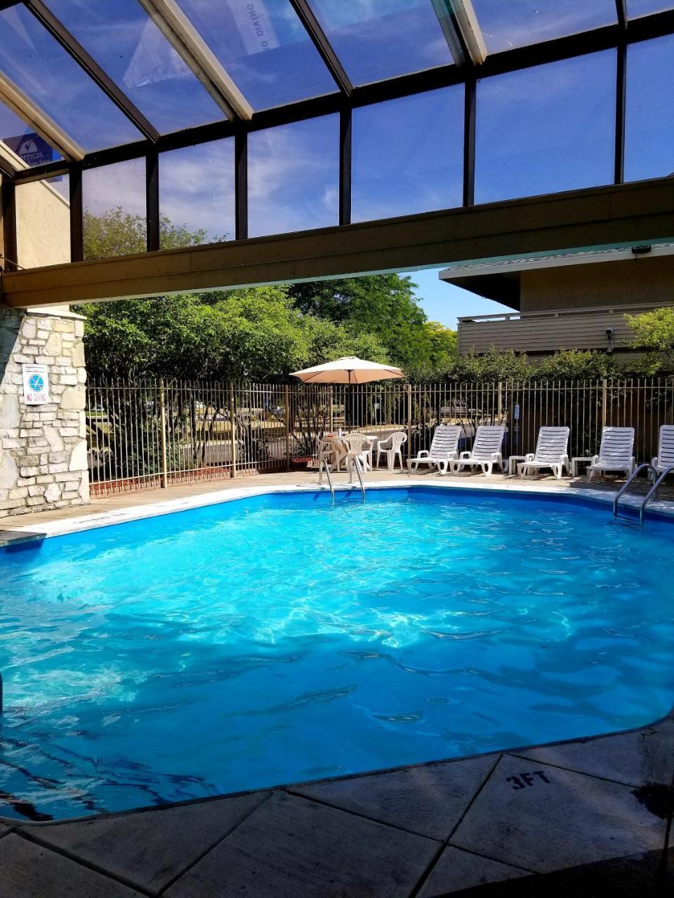 Days Inn & Suites By Wyndham Monroe Dış mekan fotoğraf