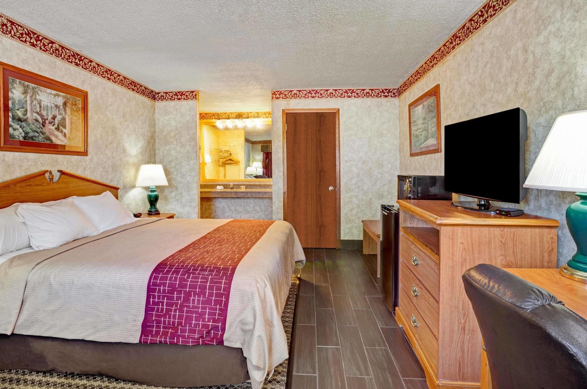 Days Inn & Suites By Wyndham Monroe Dış mekan fotoğraf