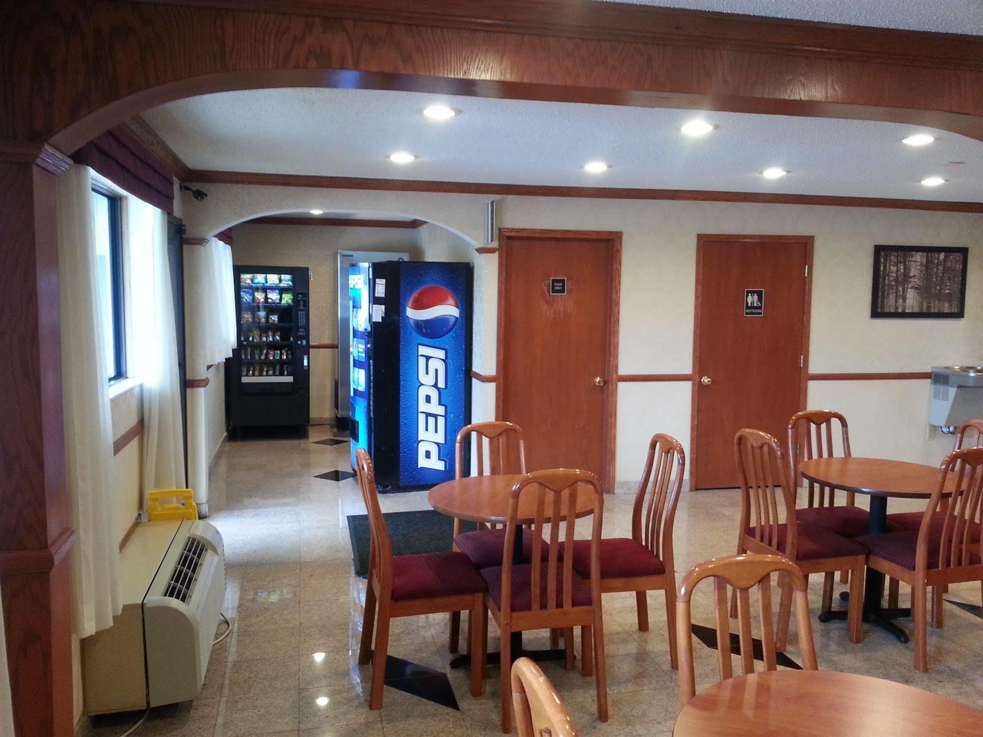 Days Inn & Suites By Wyndham Monroe Dış mekan fotoğraf