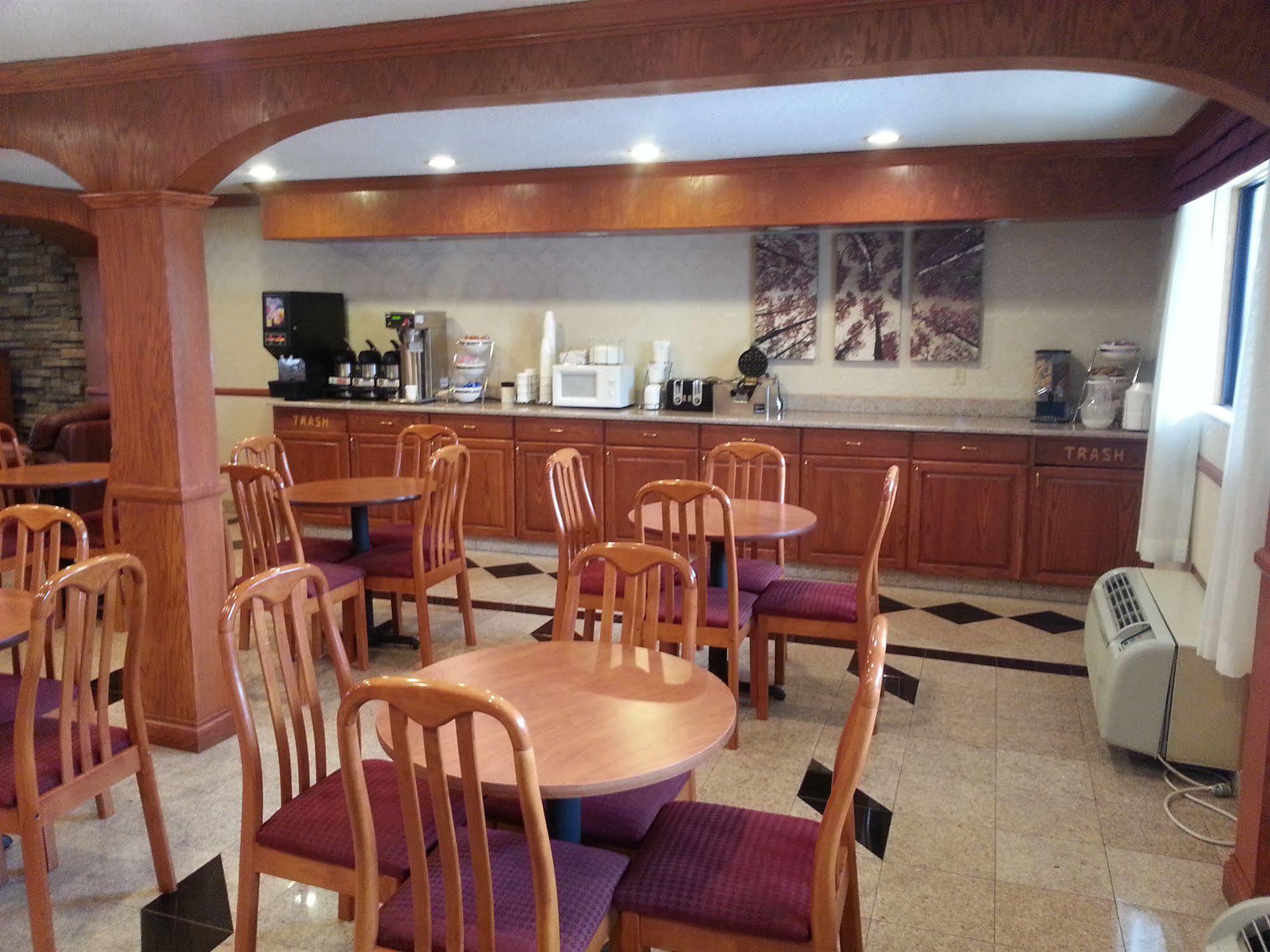 Days Inn & Suites By Wyndham Monroe Dış mekan fotoğraf
